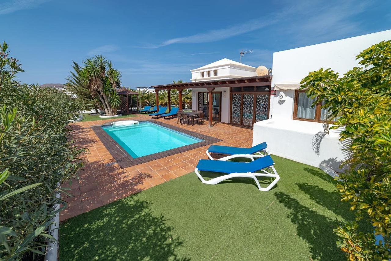 Villa Alegria Playa Blanca  Exterior photo
